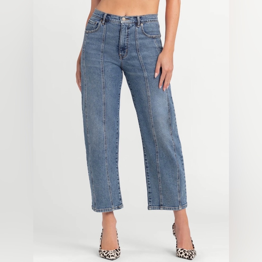Blue Jeans🦋Denim Barrel Leg Myrtle Woman’s Jessica Simpson Size 4